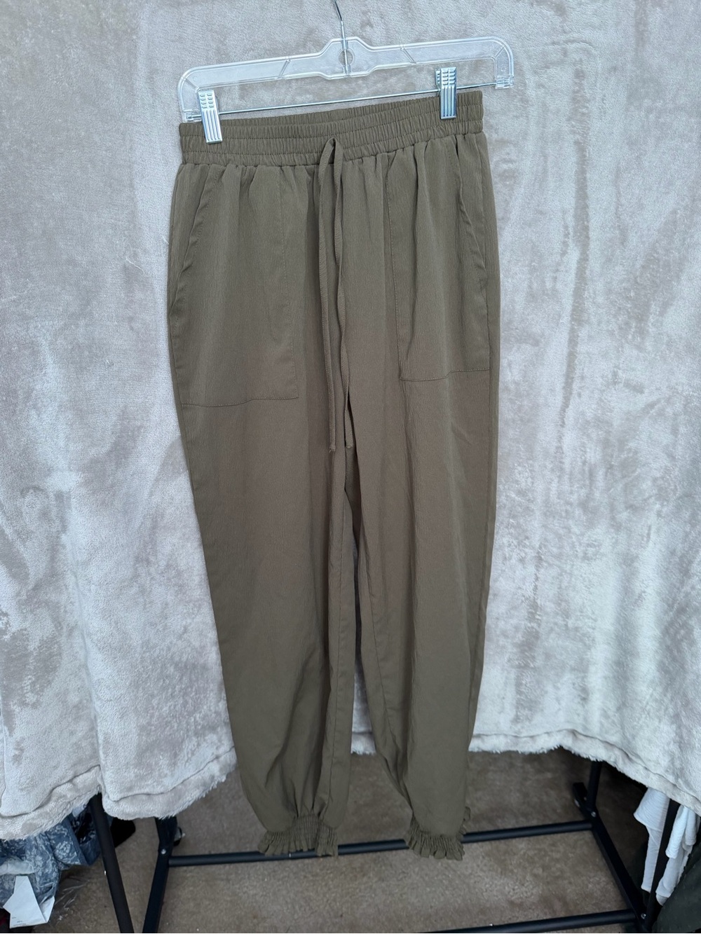 Women’s Olive Drawstring Joggers